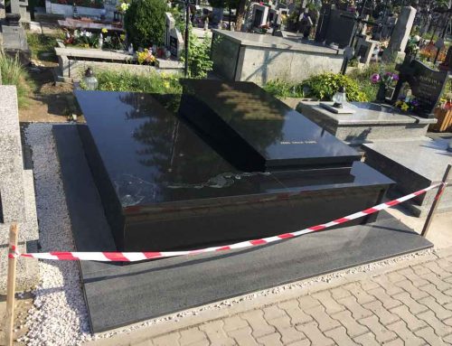 Renowacja podwójnego grobowca wraz z posadzką w granicie Indian Black