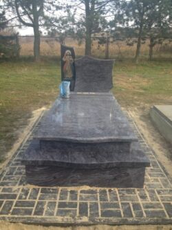 002 Zdjęcie grobowca w Krakowie