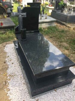 193 Nagrobek pojedynczy ciemny granit